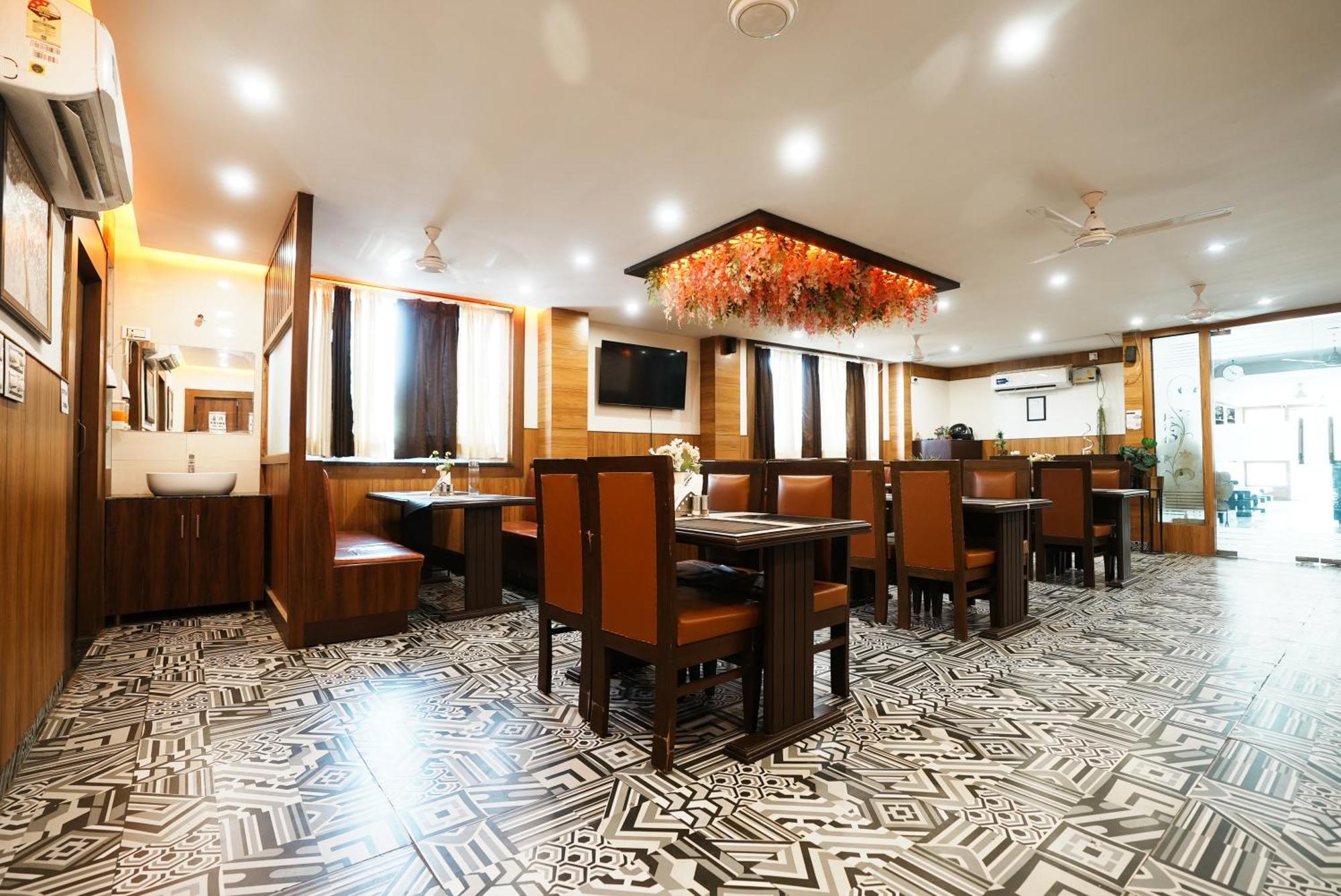 Hotel The 7 Seas Rishikesh Ngoại thất bức ảnh