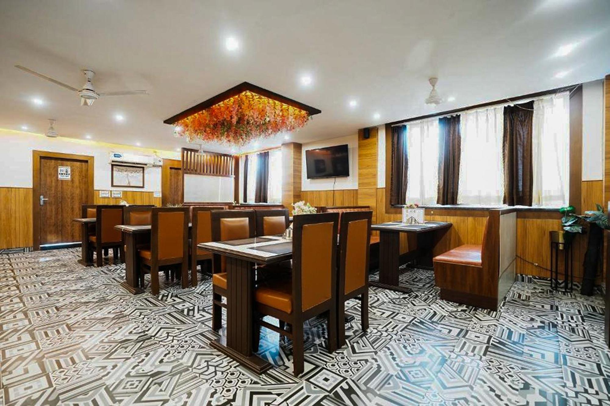 Hotel The 7 Seas Rishikesh Ngoại thất bức ảnh